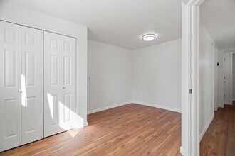 411 124th St S, Unit 411-A in Tacoma, WA - Foto de edificio - Building Photo