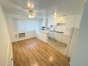 238 3/4 Rexford Dr in Los Angeles, CA - Building Photo - Building Photo