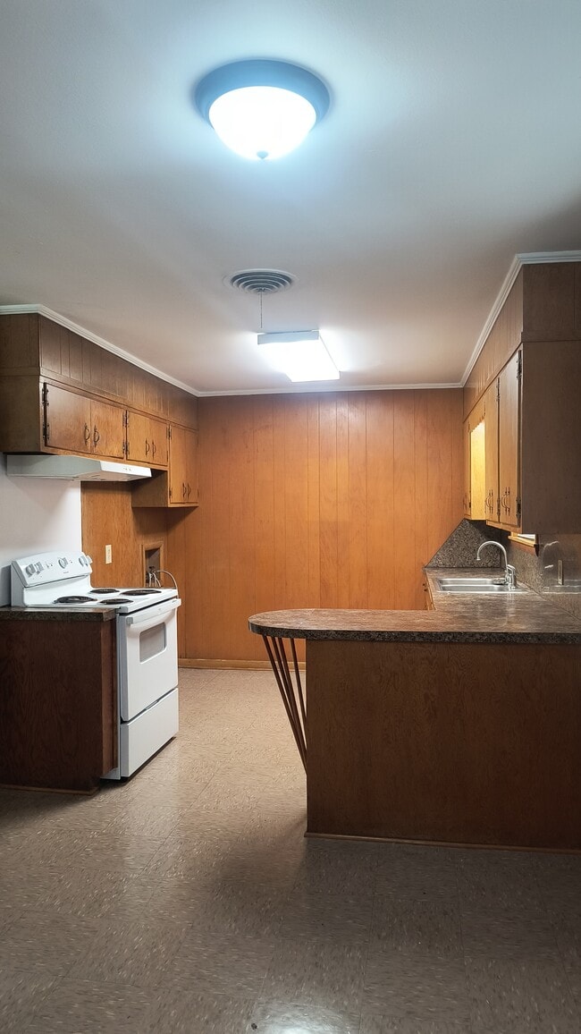 property at 1403 S Wisconsin St