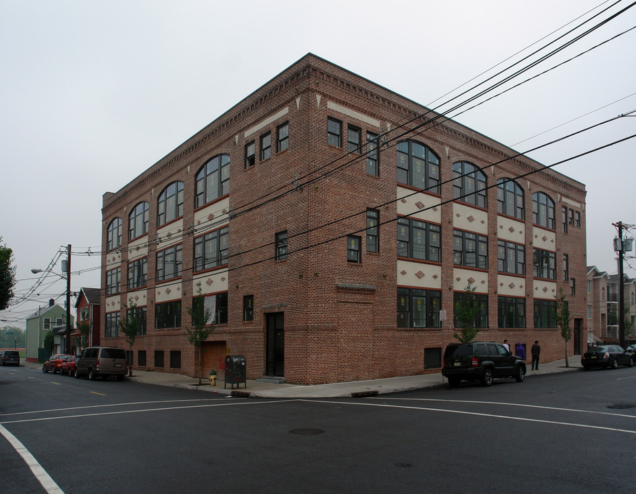 88 St Francis St in Newark, NJ - Foto de edificio