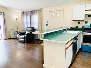 35 Ashumet Rd in Mashpee, MA - Building Photo - Building Photo