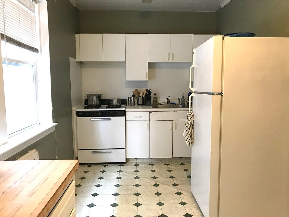 22 Fairbanks St, Unit 2 in Brookline, MA - Foto de edificio