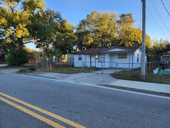 property at 2208 W 13th St