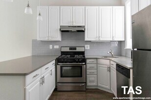 3854 N Southport Ave, Unit 1A in Chicago, IL - Building Photo