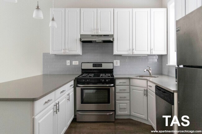 3854 N Southport Ave, Unit 1A