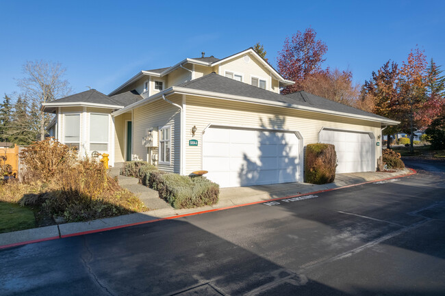 Freeport Bay Townhomes in Mukilteo, WA - Building Photo - Building Photo