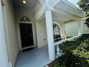 1822 Raven Glen Dr in Ruskin, FL - Foto de edificio - Building Photo