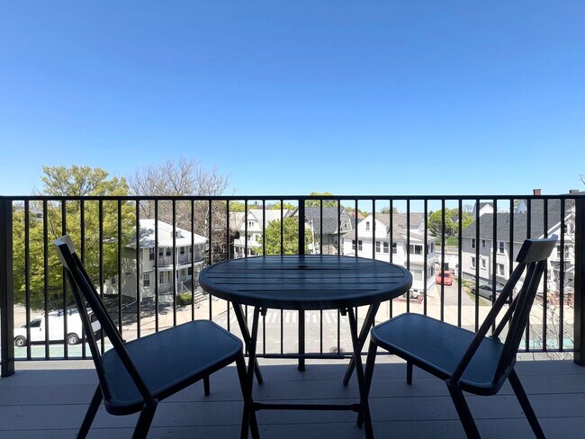 872 Broadway, Unit 205
