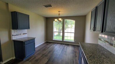 1944 Canyon Ridge St in Fort Worth, TX - Building Photo - Building Photo