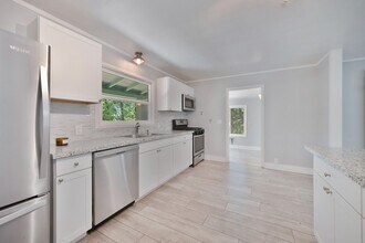 14492 Meadow Dr, Unit Upper Unit in Grass Valley, CA - Building Photo - Building Photo