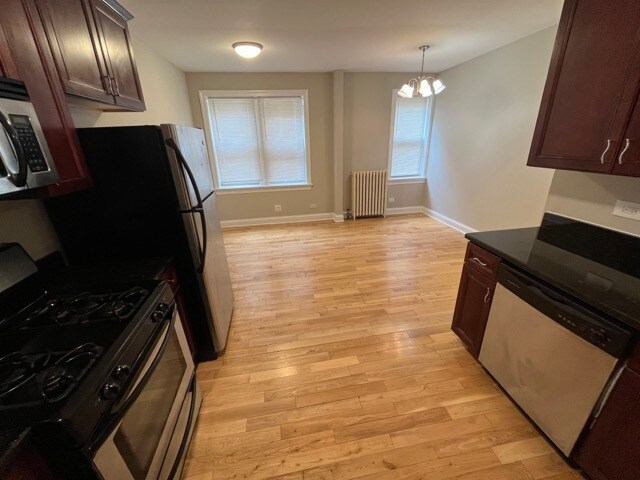 4544 W George St, Unit 2 in Chicago, IL - Building Photo - Building Photo