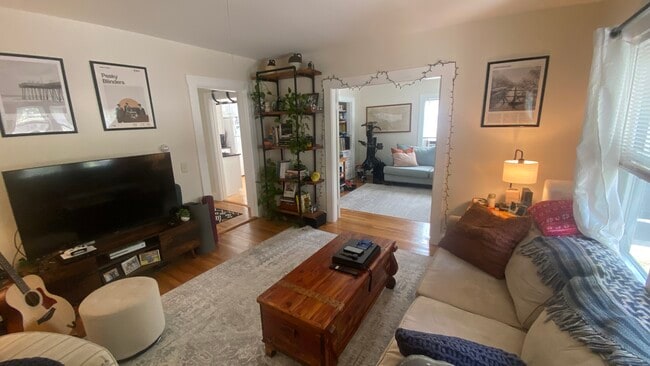 8 Rumford Ave, Unit 1