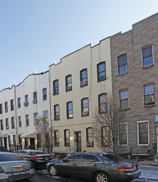 208 Himrod St in Brooklyn, NY - Building Photo