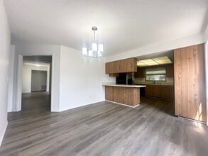 107 Maplewood Dr in Sanford, FL - Building Photo - Building Photo