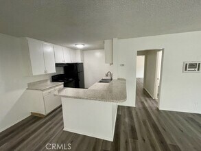 685 E Vista Chino, Unit G in Palm Springs, CA - Building Photo - Building Photo