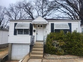 5663 Gatesworth Ave in St. Louis, MO - Building Photo