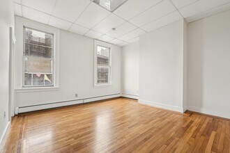 570 Newark Ave in Jersey City, NJ - Building Photo - Building Photo
