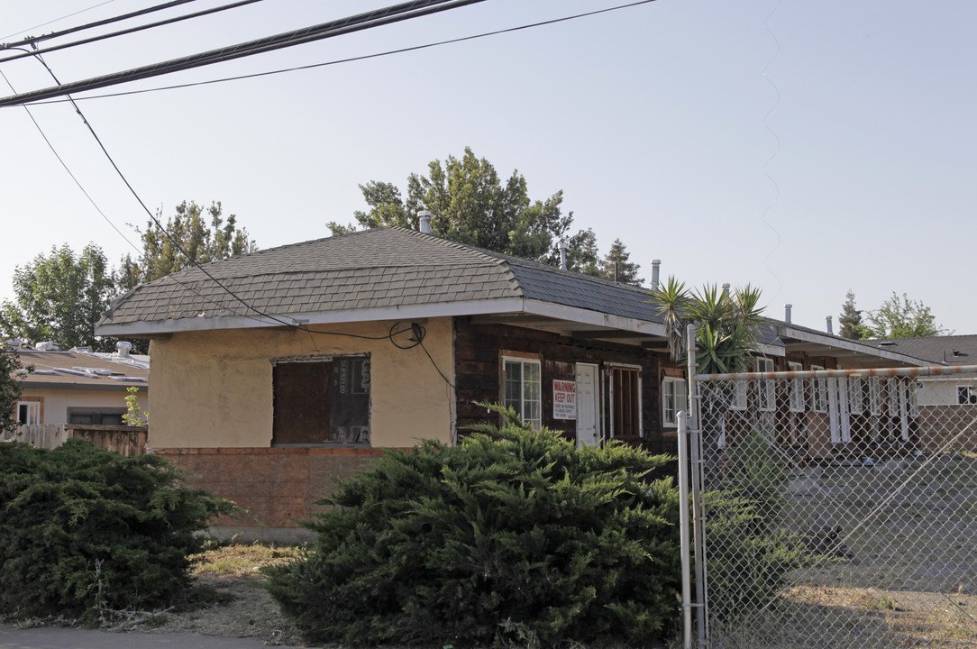 316 East Tregallas in Antioch, CA - Building Photo