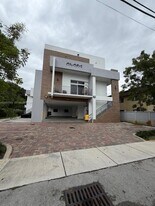 381 E 50th St in Hialeah, FL - Building Photo
