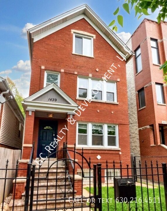 1439 N Artesian Ave in Chicago, IL - Building Photo
