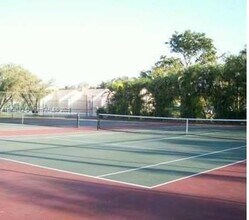 8760 SW 133rd Avenue Rd in Miami, FL - Foto de edificio - Building Photo