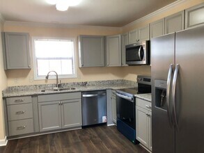 2016 Iris Rd in Dothan, AL - Building Photo - Building Photo