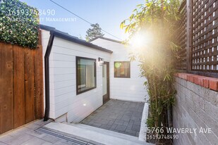5766 Waverly Ave in San Diego, CA - Building Photo