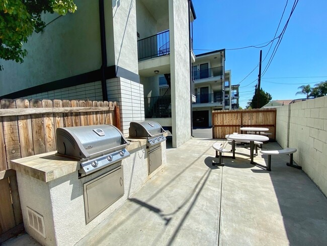 7466 Rosemead