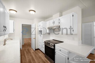 9033 Fashion Dr in Sacramento, CA - Building Photo - Building Photo