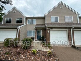 6855 Woodland Ave in West Des Moines, IA - Building Photo