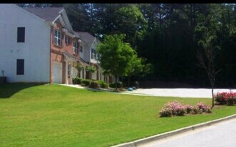 6694 Evans Trce in Lithonia, GA - Building Photo