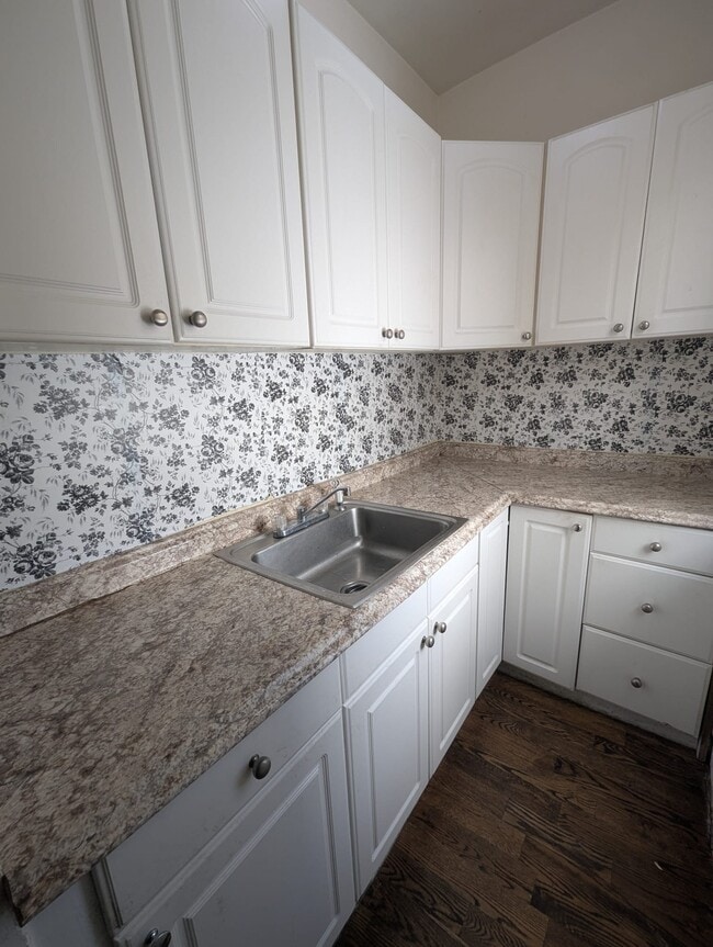 46 Hurlburt St, Unit 2