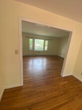 49 Cross St in New Canaan, CT - Building Photo - Building Photo