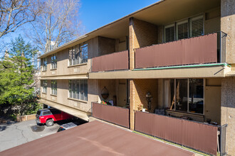 2637 Peachtree Rd NE in Atlanta, GA - Foto de edificio - Building Photo