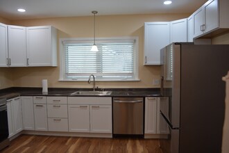 225 Thieme Pl in Utica, NY - Foto de edificio - Building Photo