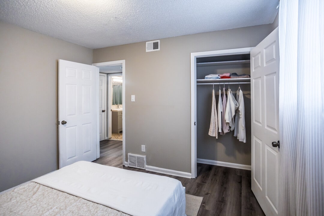 Villages at Harrison Creek- 50% off 1st month in Memphis, TN - Foto de edificio