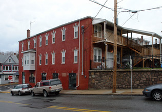 200 W Main St in Royersford, PA - Building Photo - Building Photo