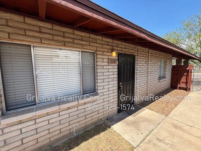 property at 110-112 E Elm St