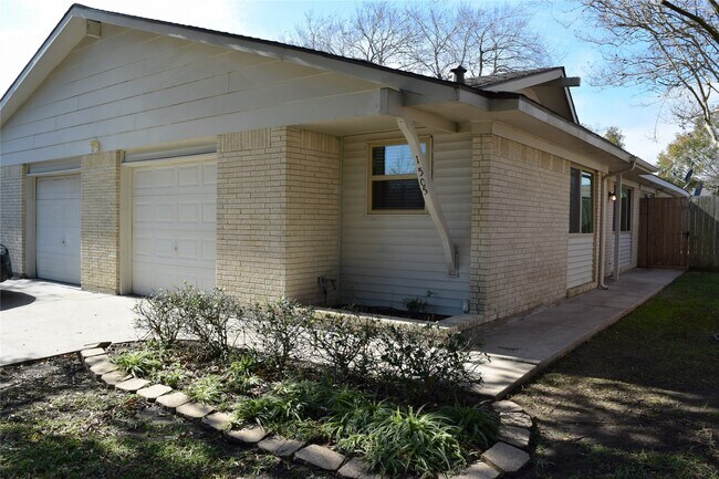 property at 1505 Silverpines Rd