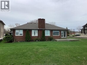 11506 Riverside Dr E in Windsor, ON - Building Photo - Building Photo