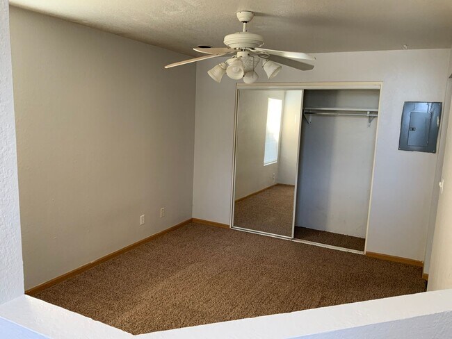 325-325 Washington St in Baldwin City, KS - Building Photo - Building Photo