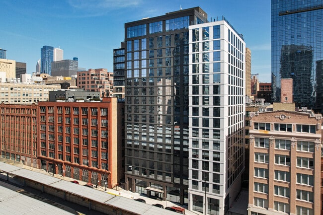 Straits Row in Chicago, IL - Foto de edificio - Building Photo
