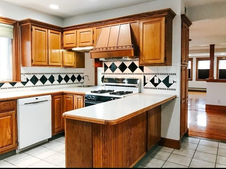 78 Webster St, Unit #1 in Medford, MA - Building Photo