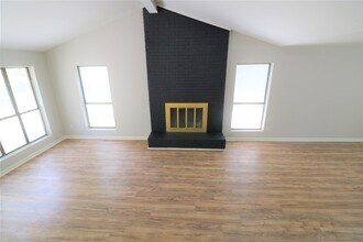 2705 Wilmington Dr in Dickinson, TX - Building Photo - Building Photo