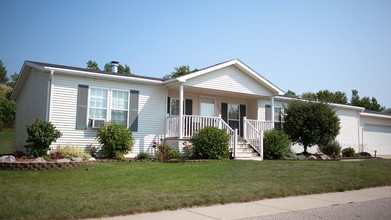 Country Hills Village in Hudsonville, MI - Building Photo - Building Photo