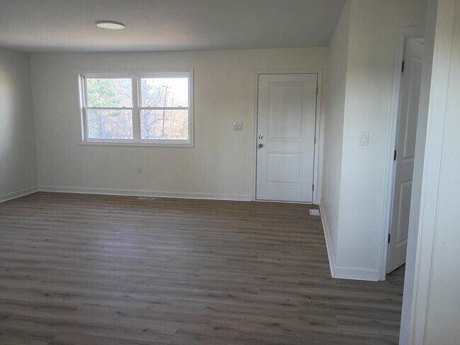 5332 Hicone Rd in McLeansville, NC - Building Photo - Building Photo