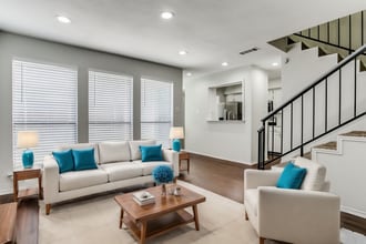 2805 Meadow Park Dr in Bedford, TX - Building Photo - Building Photo