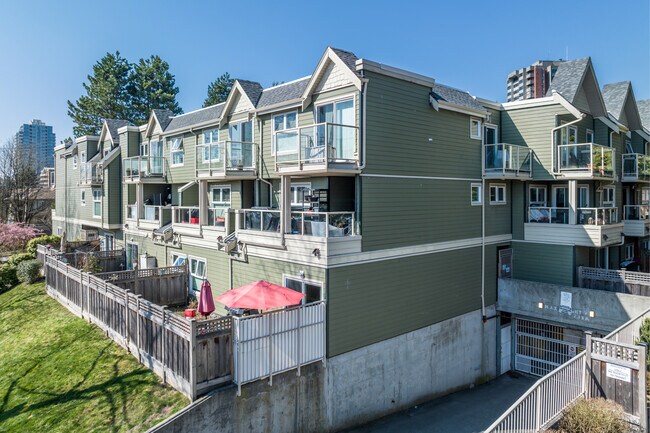 Edmonds Place CoOp in Burnaby, BC - Building Photo - Building Photo