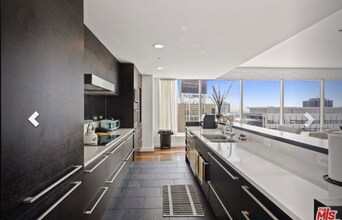 6250 Hollywood Blvd, Unit 12H in Los Angeles, CA - Building Photo - Building Photo