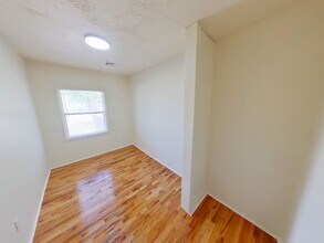 4243 E Whitney Ln in Wichita, KS - Building Photo - Building Photo